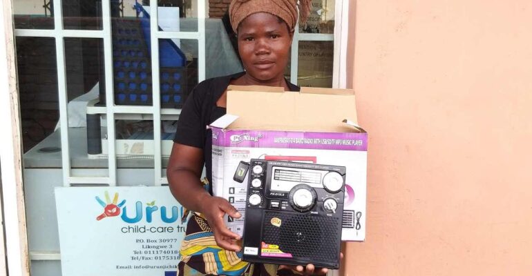 Urunji radio donation